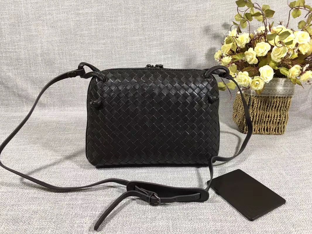 Bottega Veneta 23 cm на одном замке