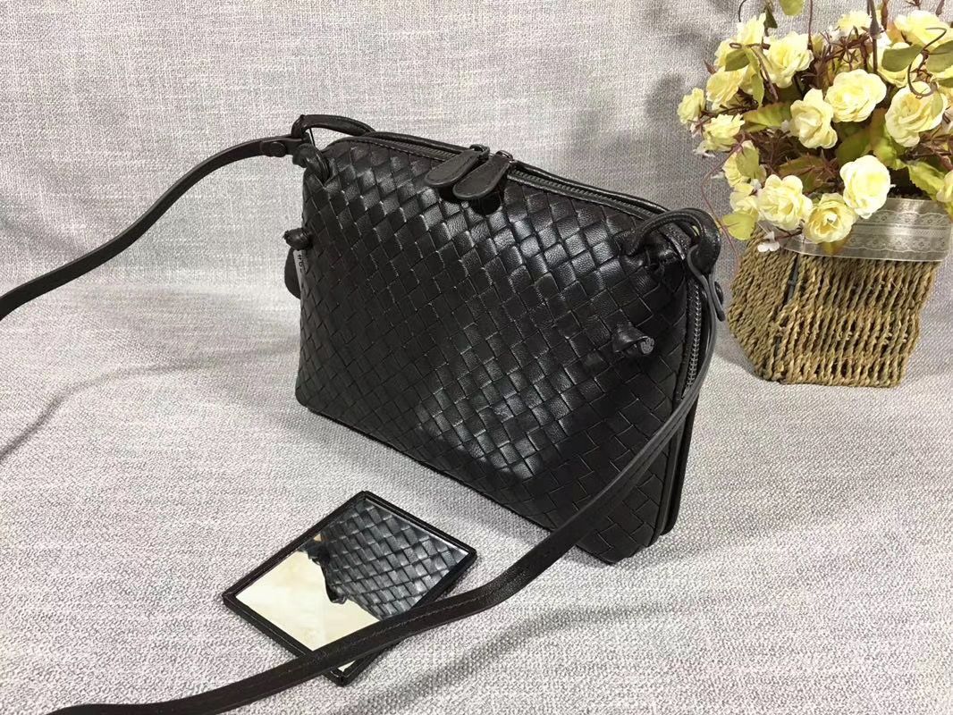 Bottega Veneta 23 cm на одном замке