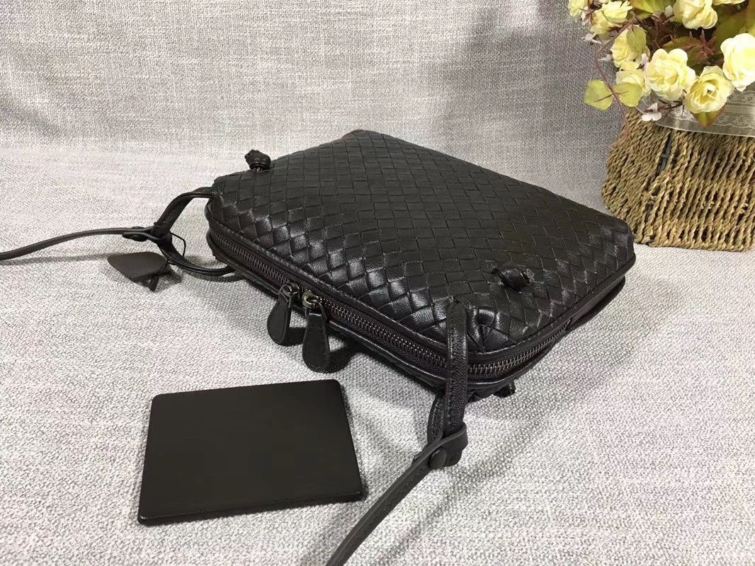 Bottega Veneta 23 cm на одном замке