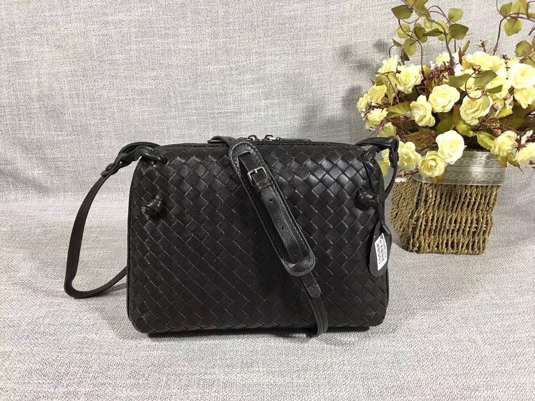 Bottega Veneta 23 cm на одном замке