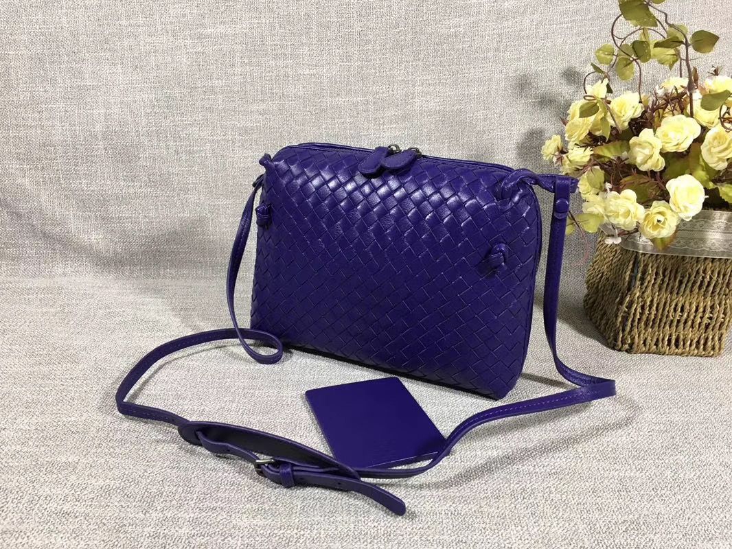 Bottega Veneta 23 cm на одном замке