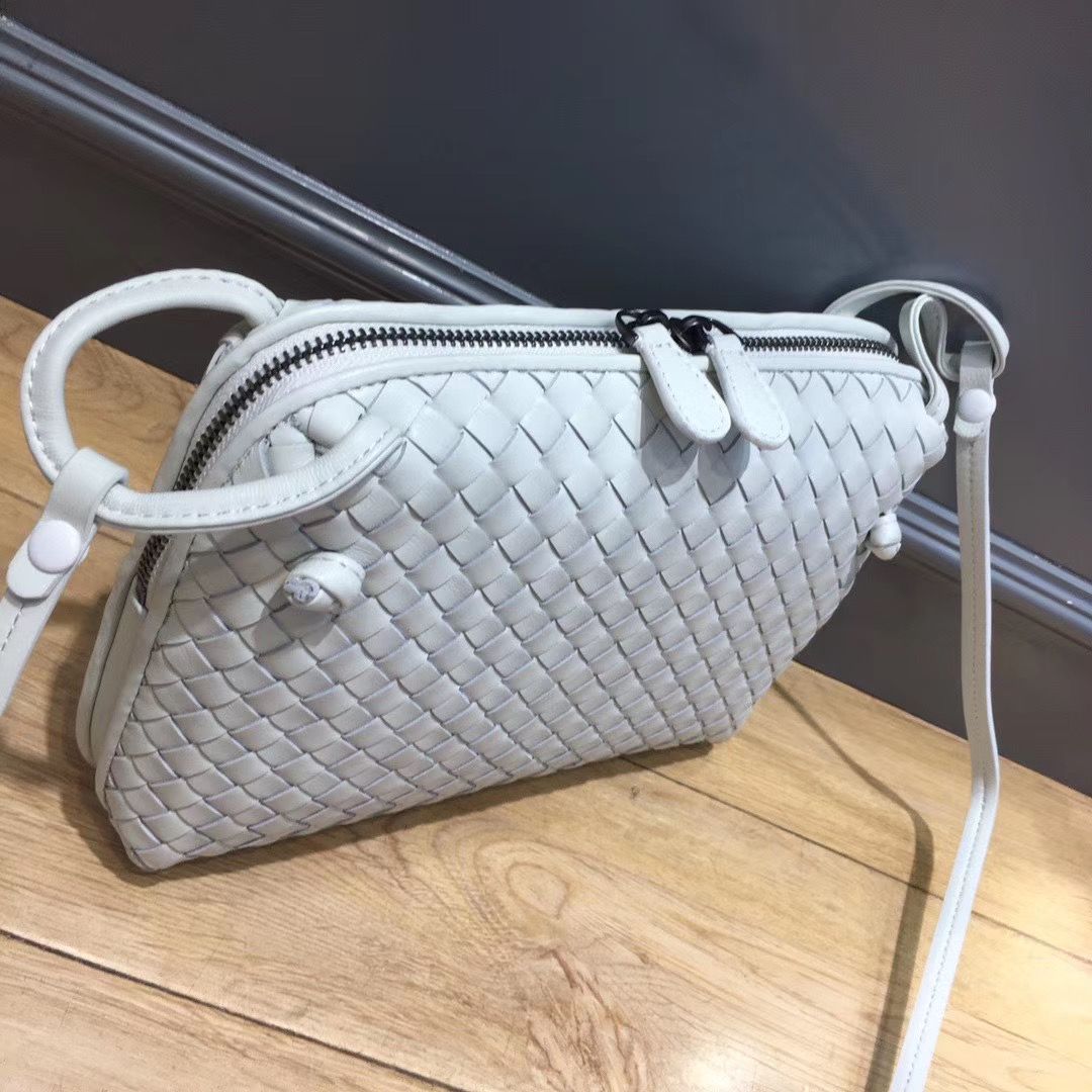 Bottega Veneta 23 cm на одном замке