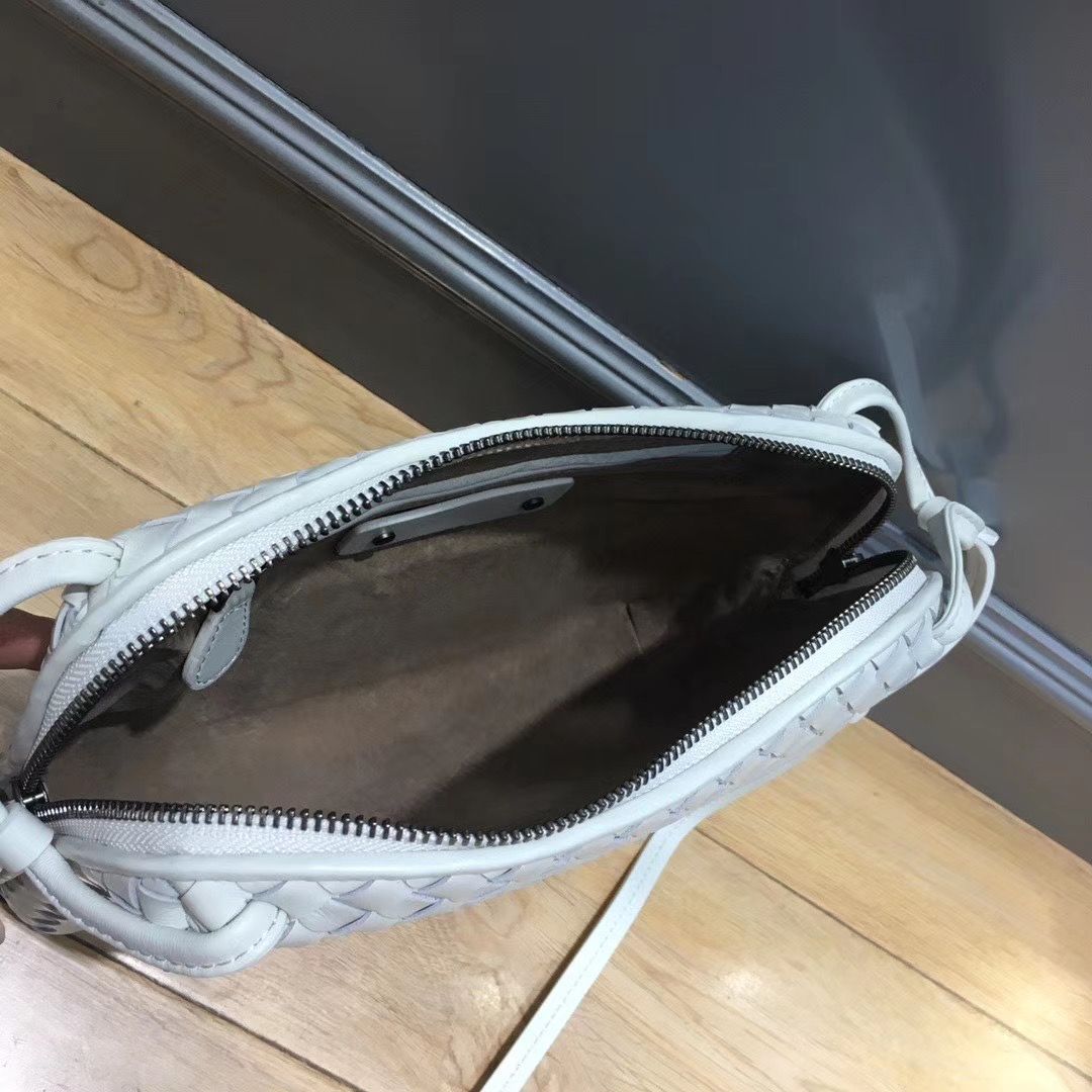 Bottega Veneta 23 cm на одном замке