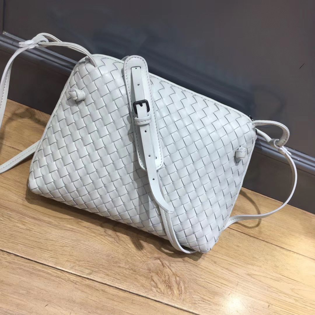 Bottega Veneta 23 cm на одном замке
