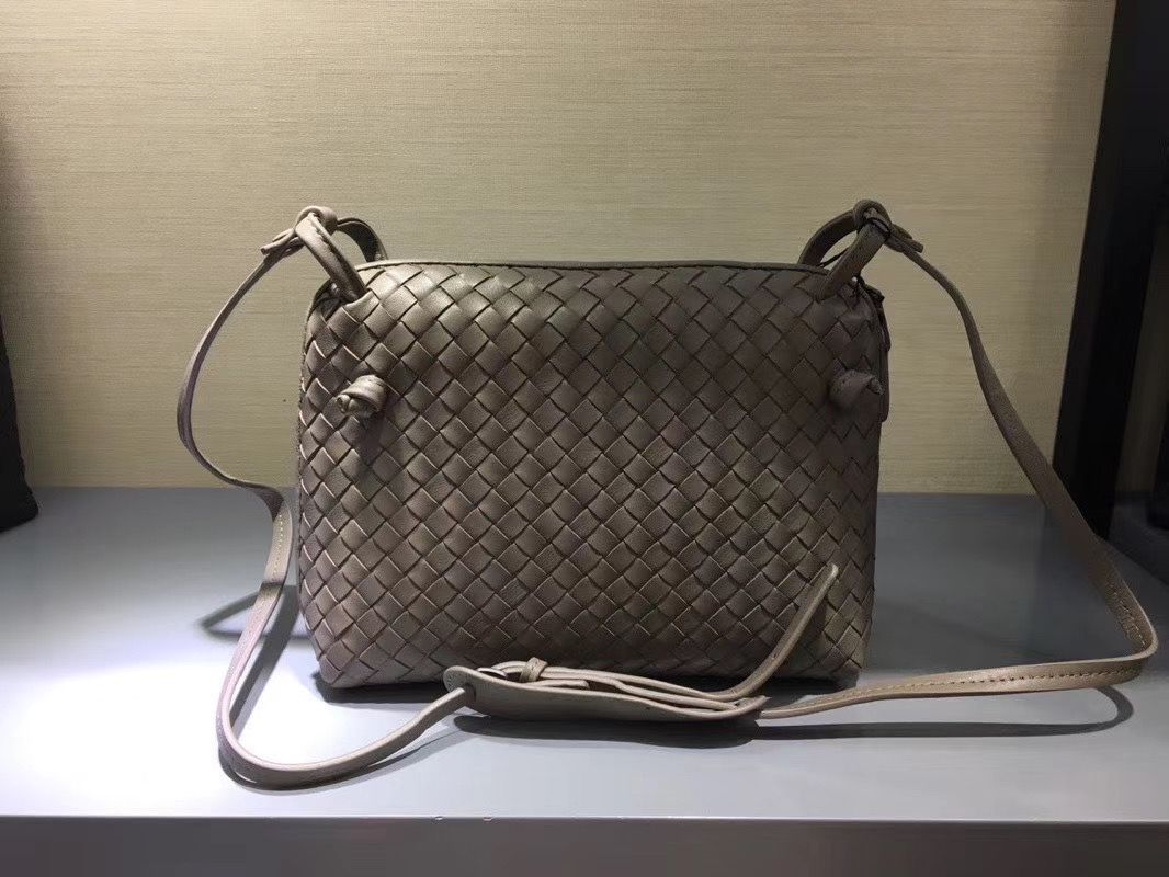 Bottega Veneta 23 cm на одном замке