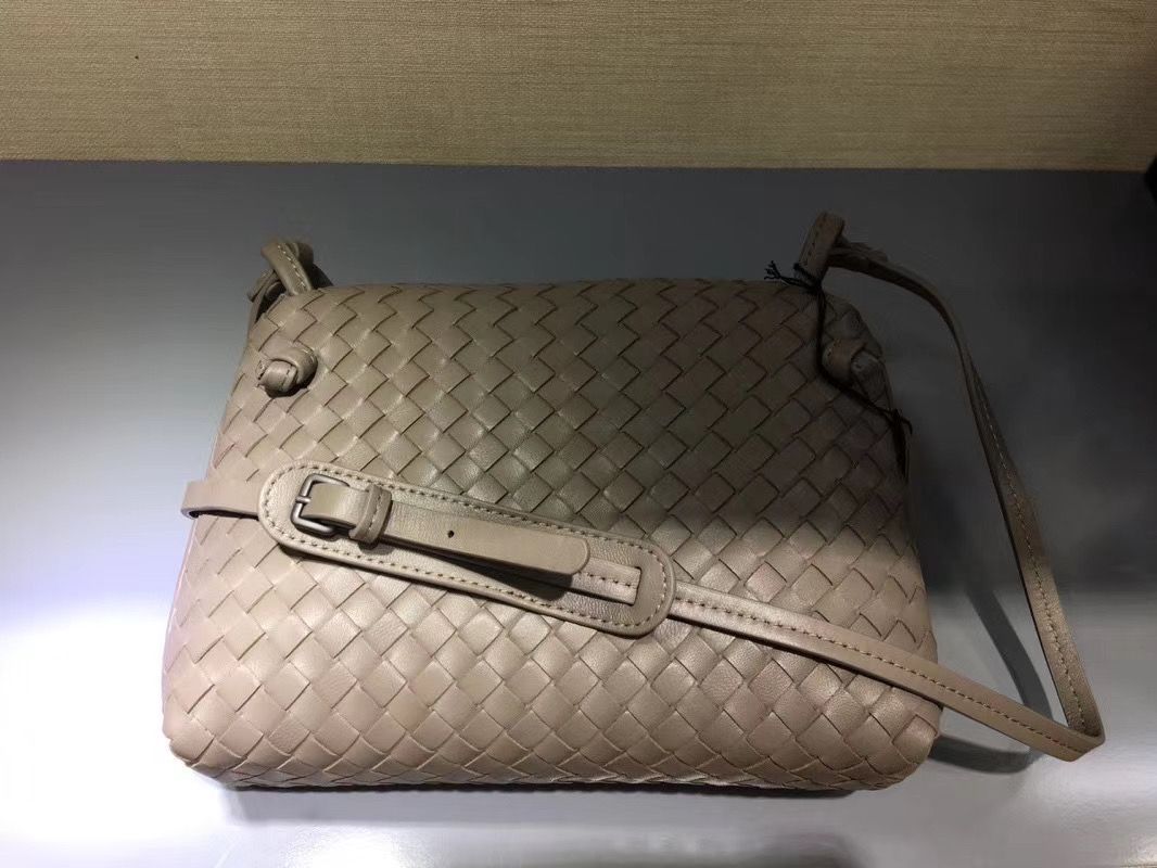 Bottega Veneta 23 cm на одном замке