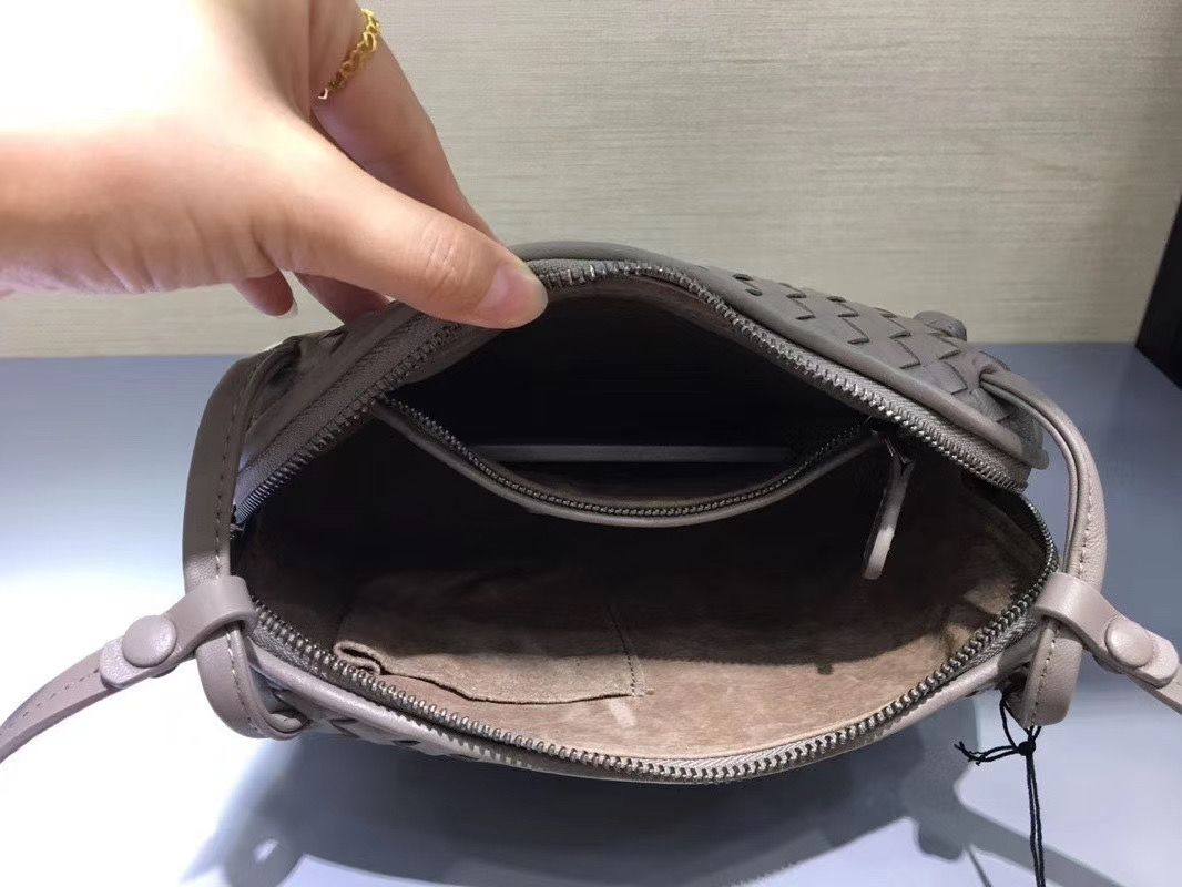 Bottega Veneta 23 cm на одном замке