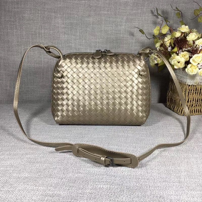 Bottega Veneta 23 cm на одном замке