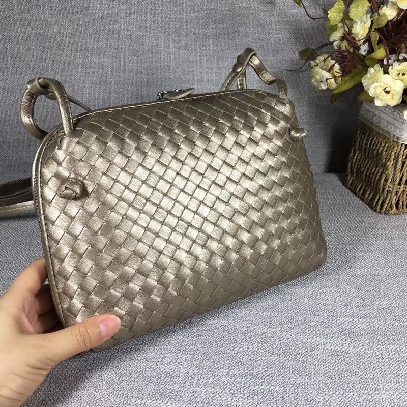 Bottega Veneta 23 cm на одном замке