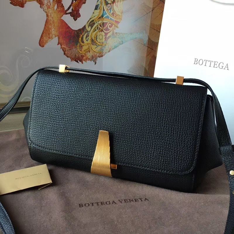 Bottega Veneta Angele 43 cm