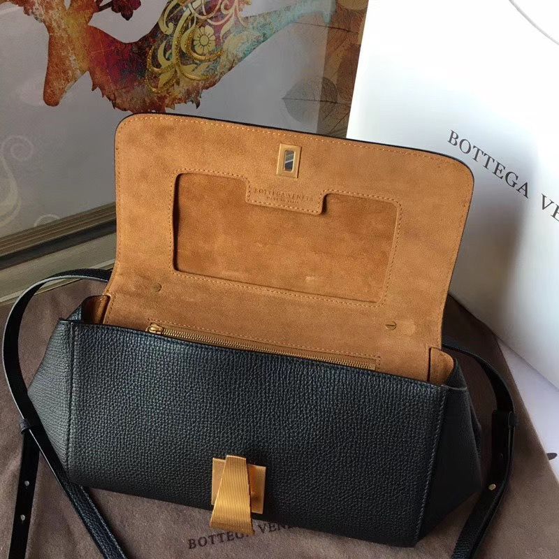 Bottega Veneta Angele 43 cm