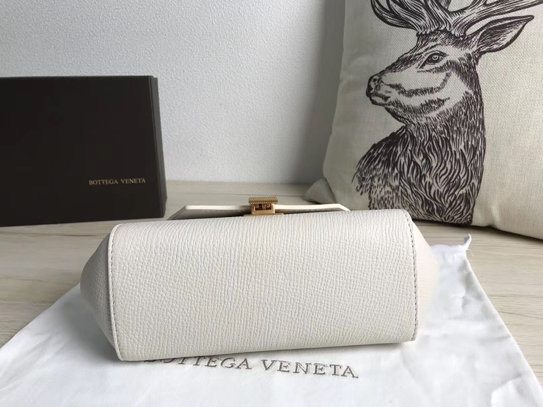 Bottega Veneta Angele bag 19,5 cm