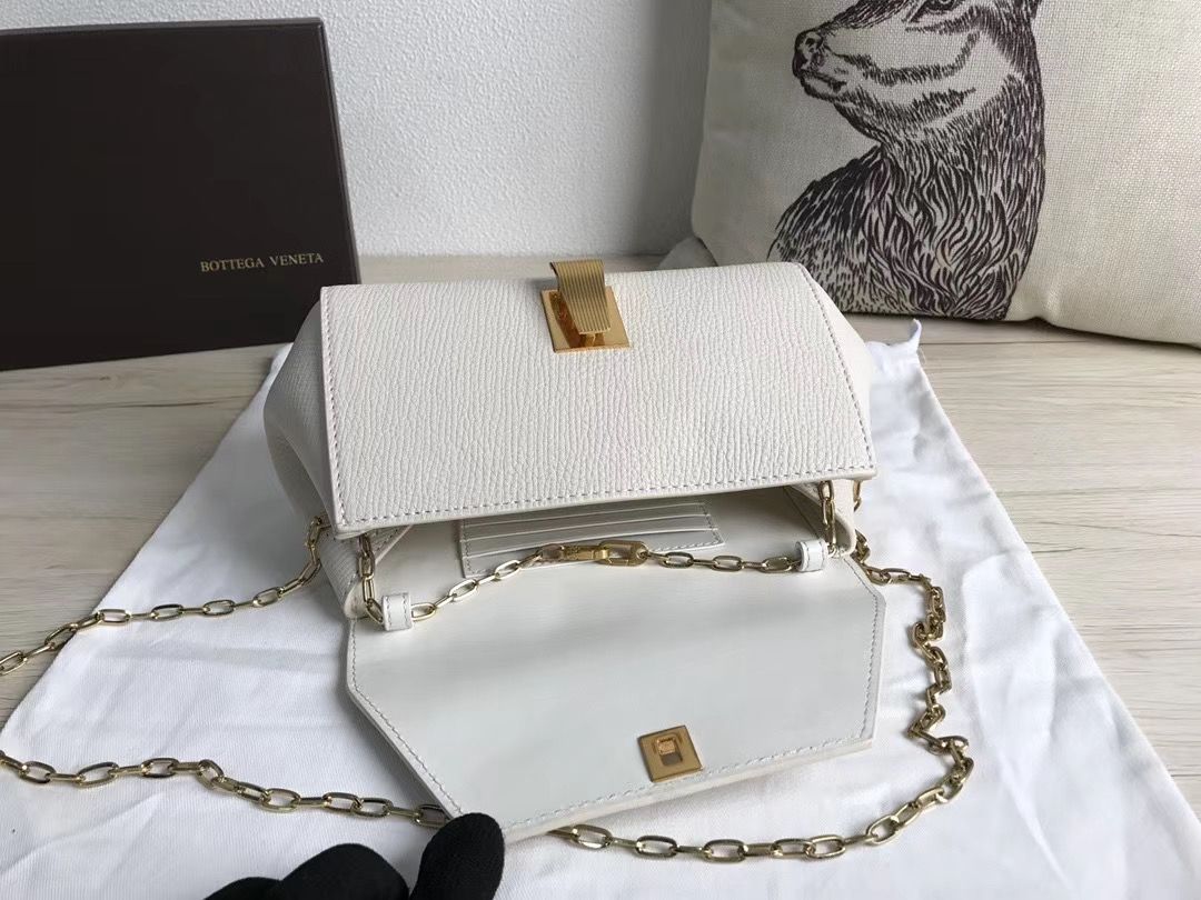 Bottega Veneta Angele bag 19,5 cm