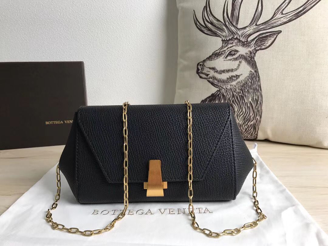 Bottega Veneta Angele bag 19,5 cm