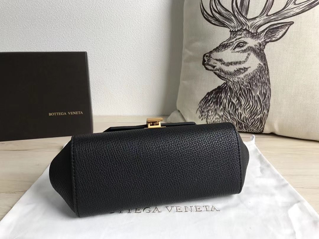 Bottega Veneta Angele bag 19,5 cm