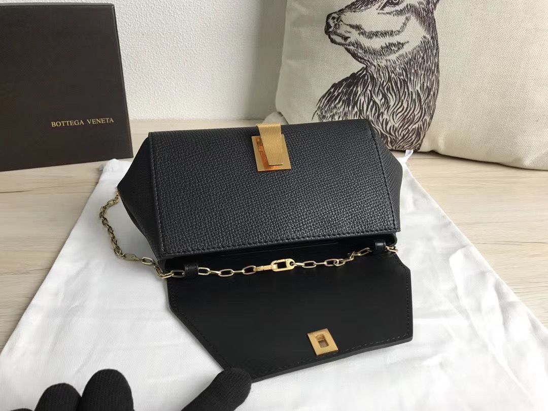 Bottega Veneta Angele bag 19,5 cm