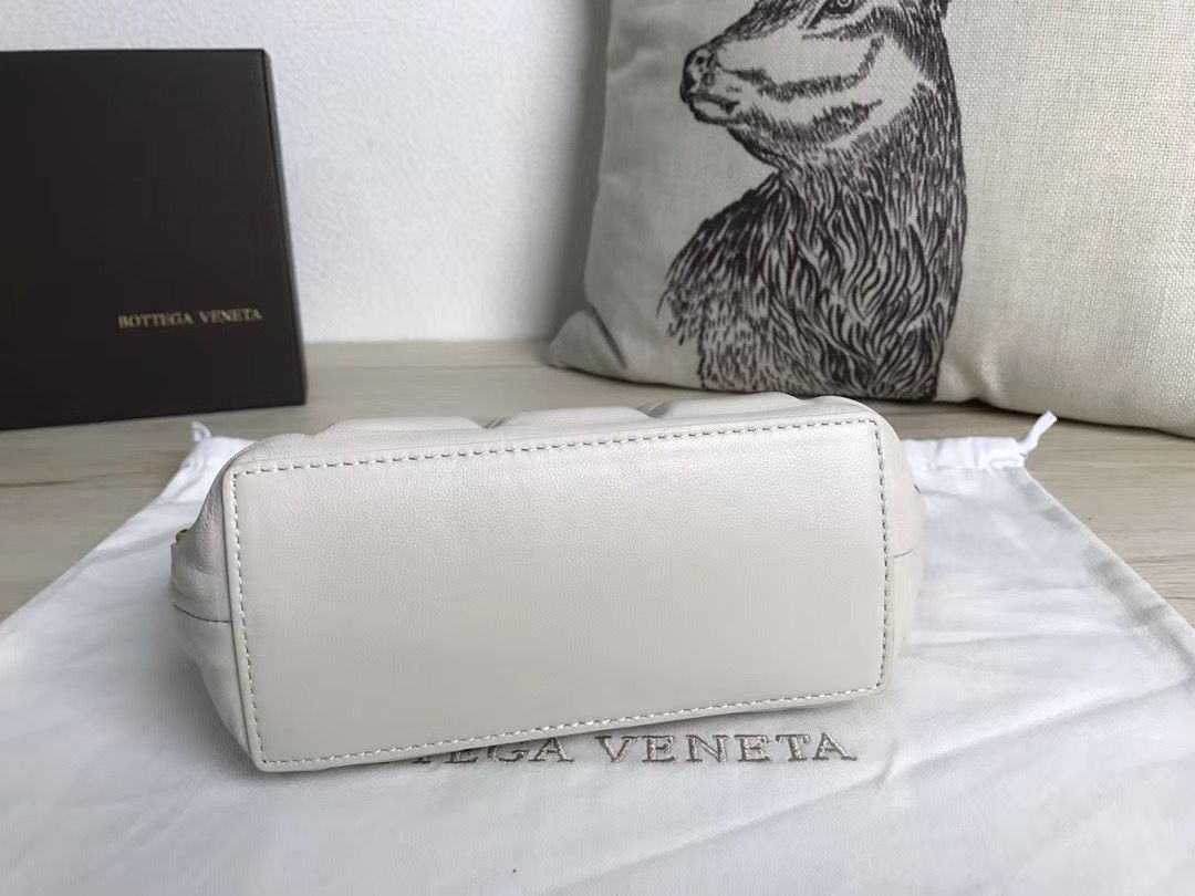 Bottega Veneta 15 cm