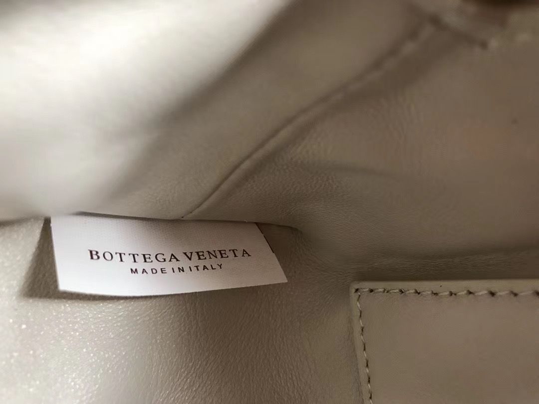 Bottega Veneta 15 cm