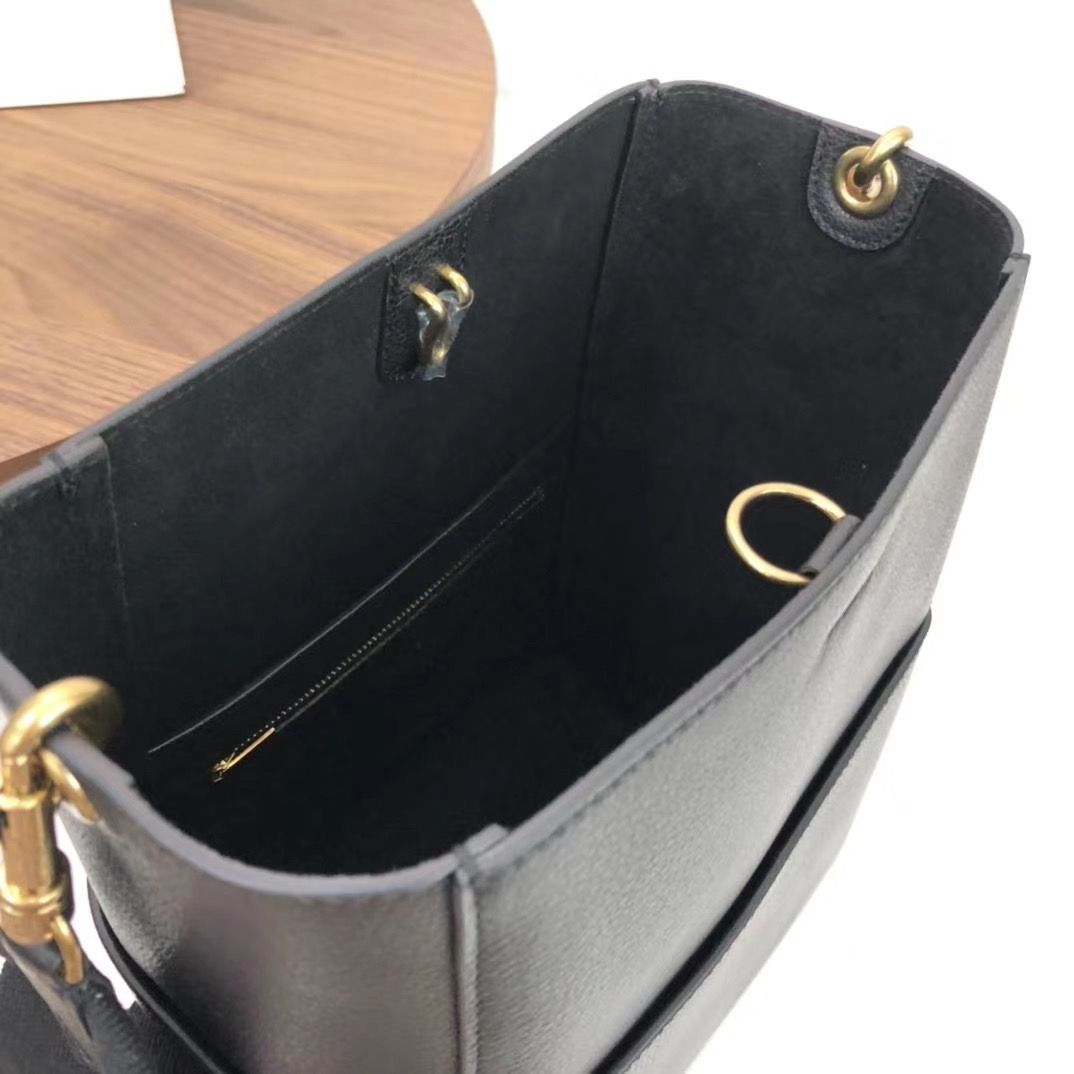 Celine Sangleseau 27 cm