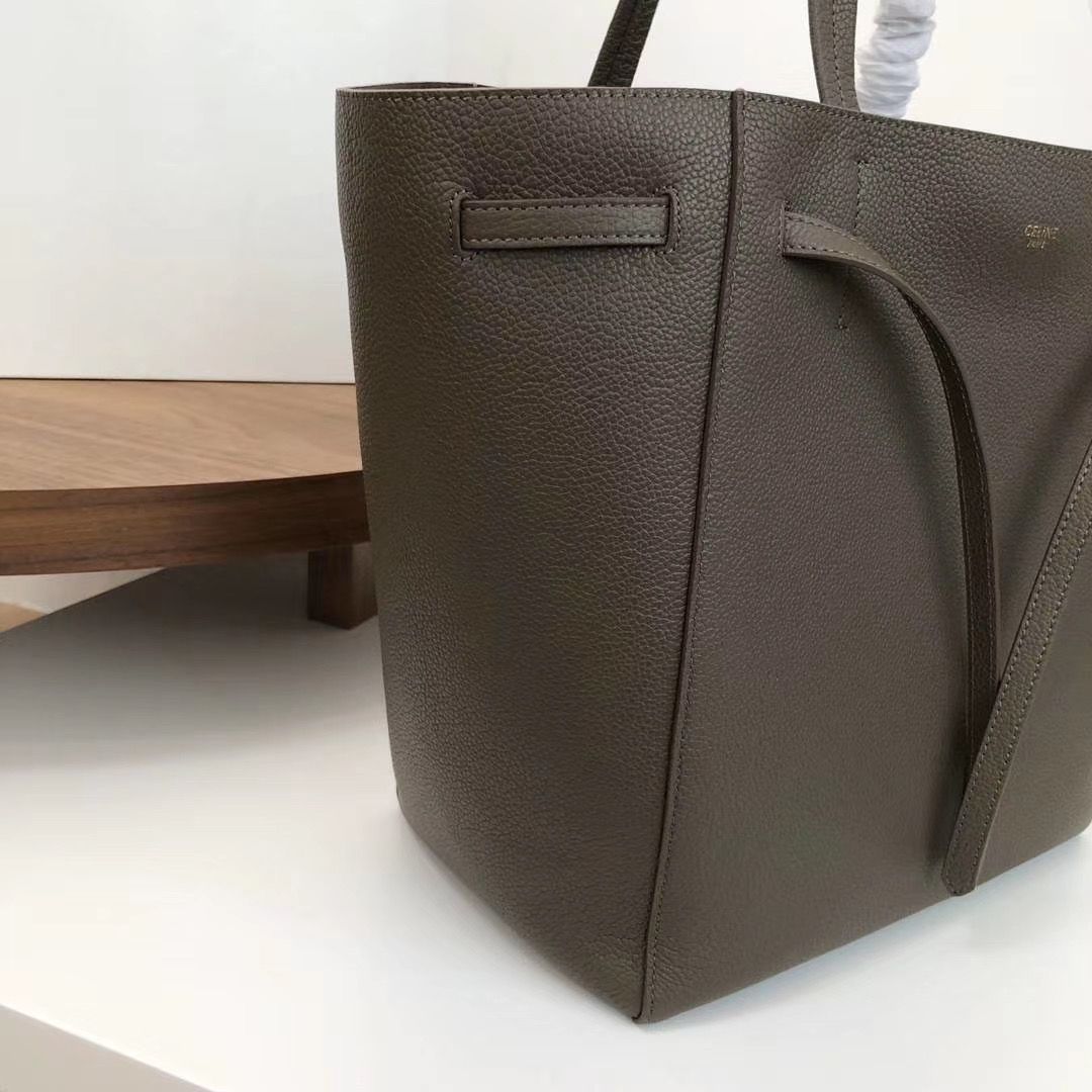 Celine Cabas Phantom 27 cm