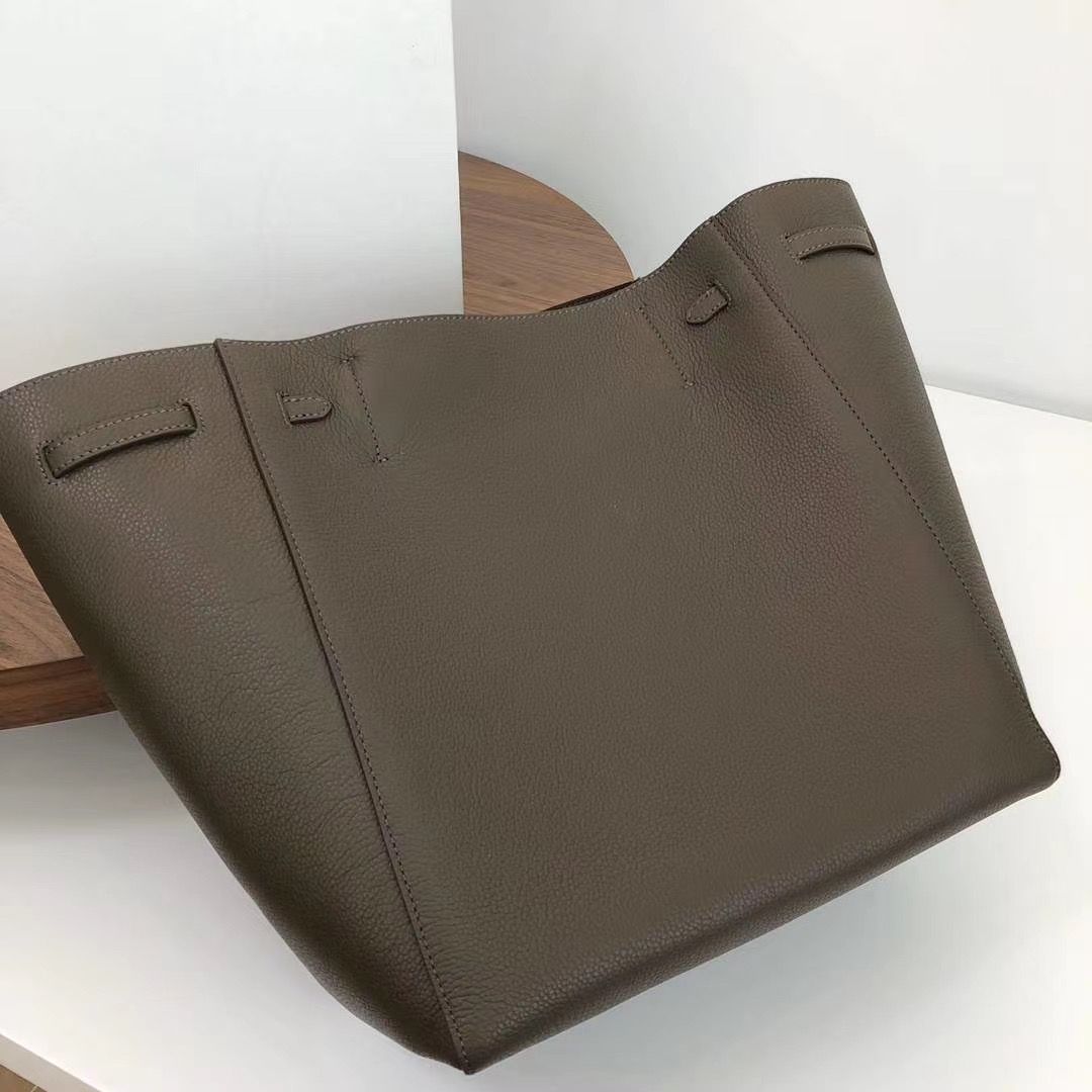 Celine Cabas Phantom 27 cm