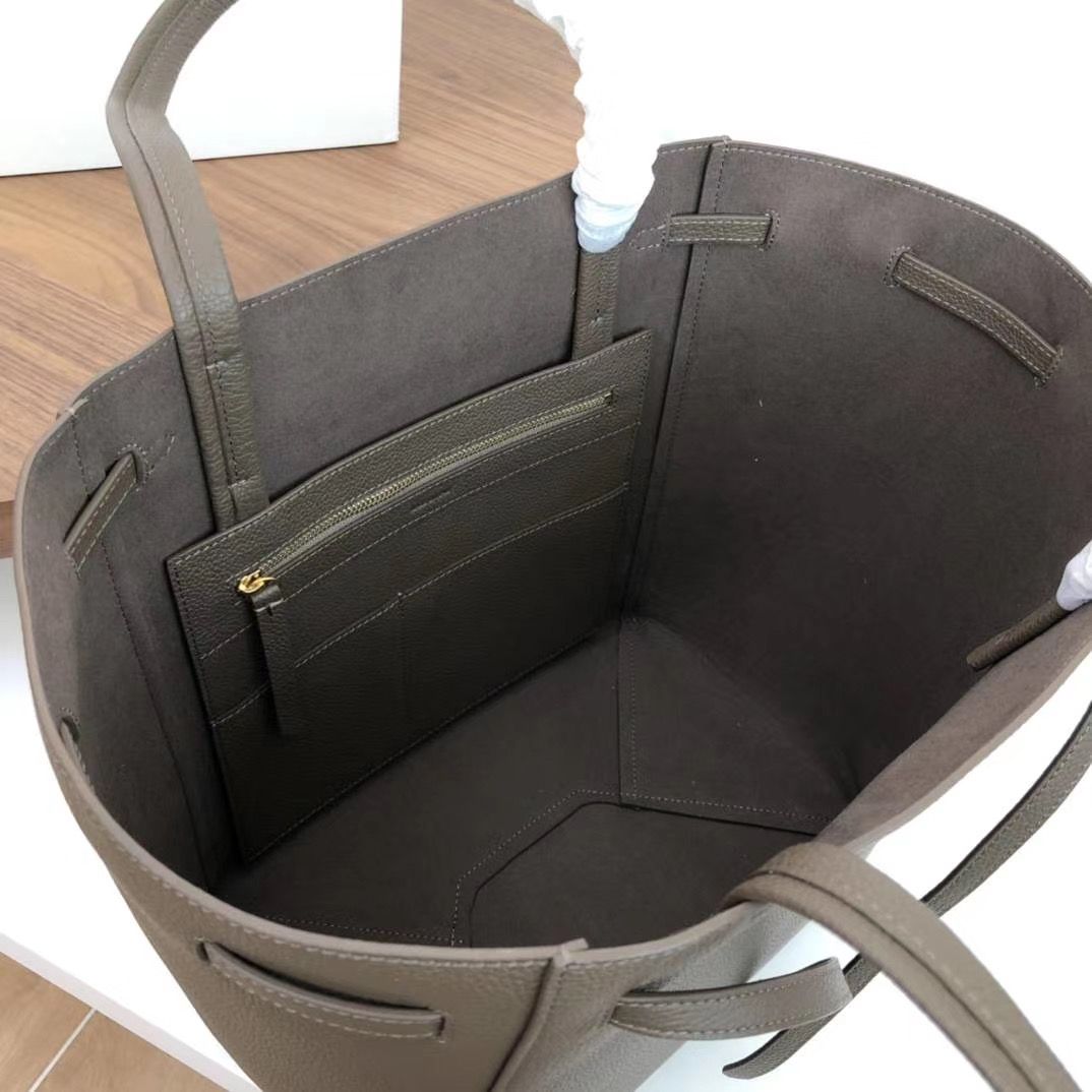 Celine Cabas Phantom 27 cm