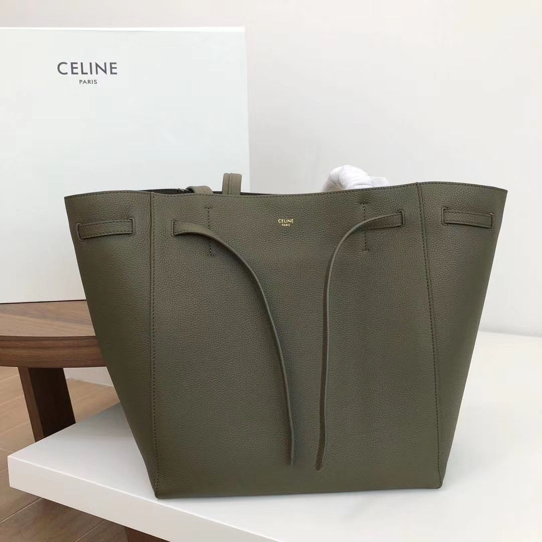 Celine Cabas Phantom 27 cm