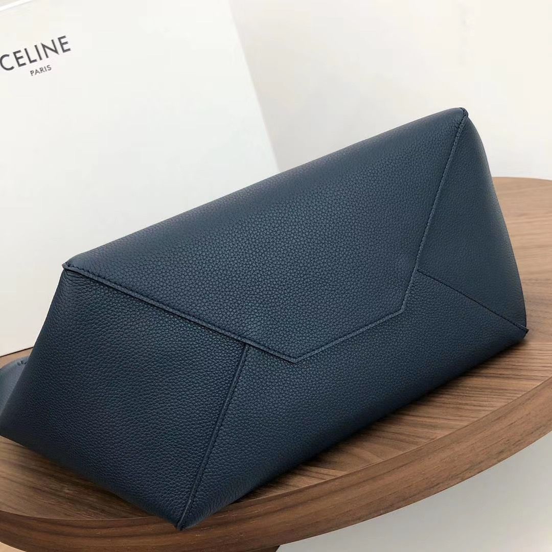 Celine Cabas Phantom 27 cm