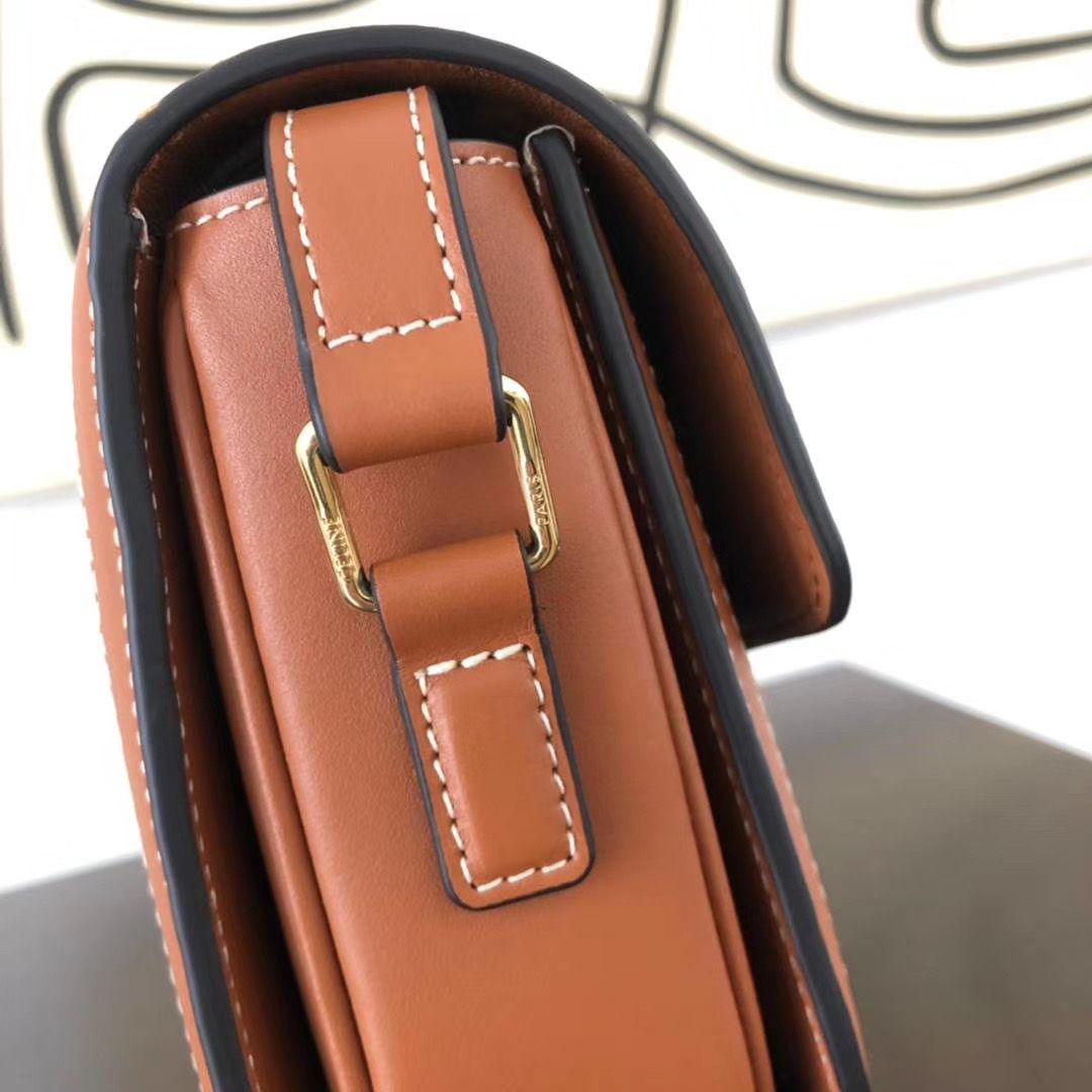 Celine Triomphe Canvas 18,5 cm