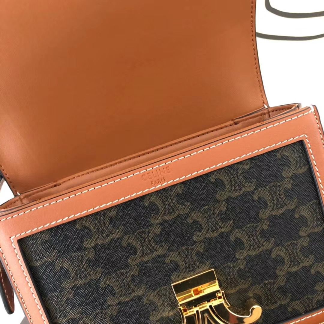 Celine Triomphe Canvas 18,5 cm