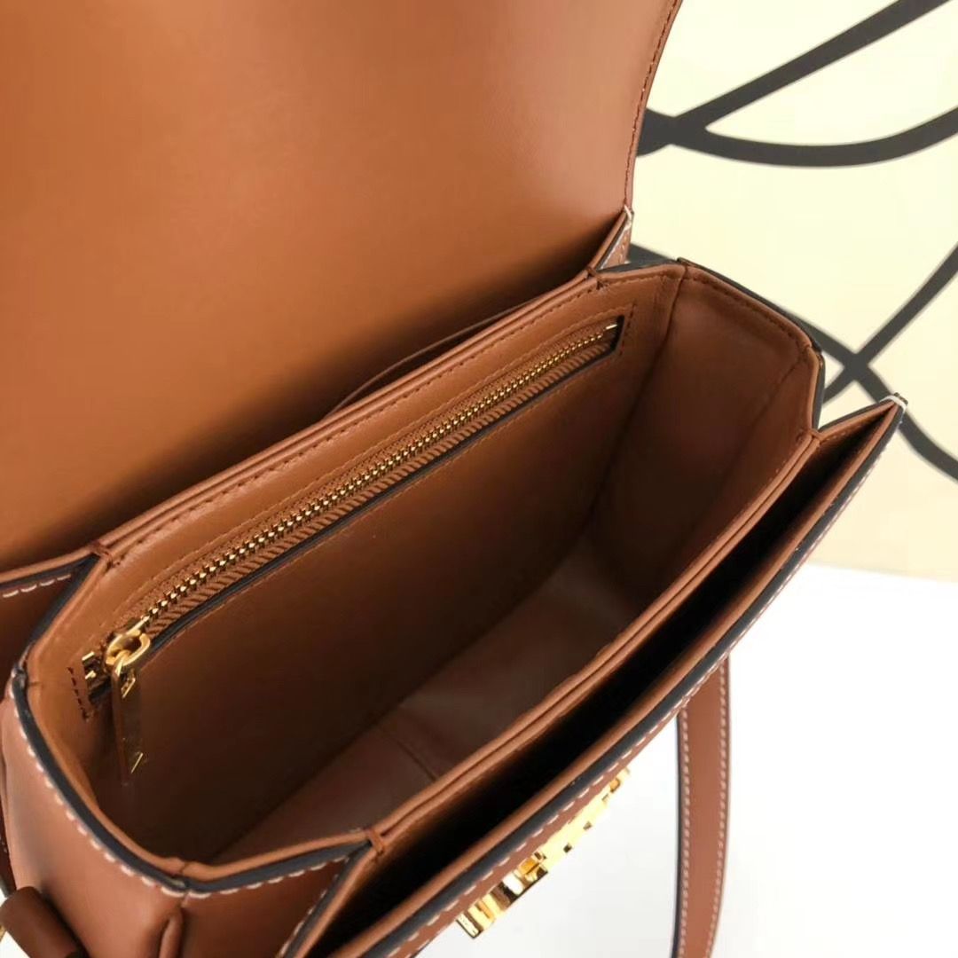 Celine Triomphe Canvas 18,5 cm