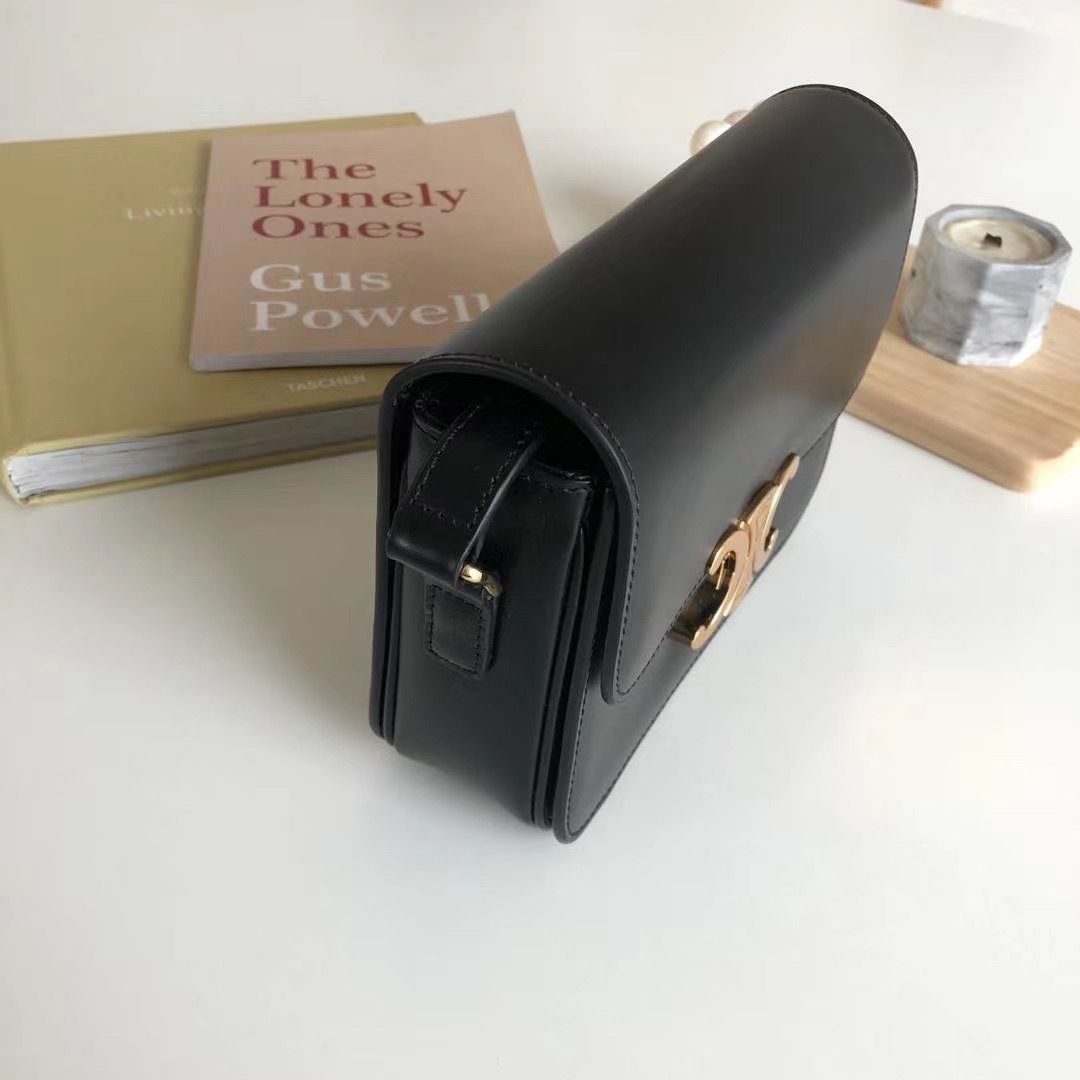 Celine Triomphe 18 cm