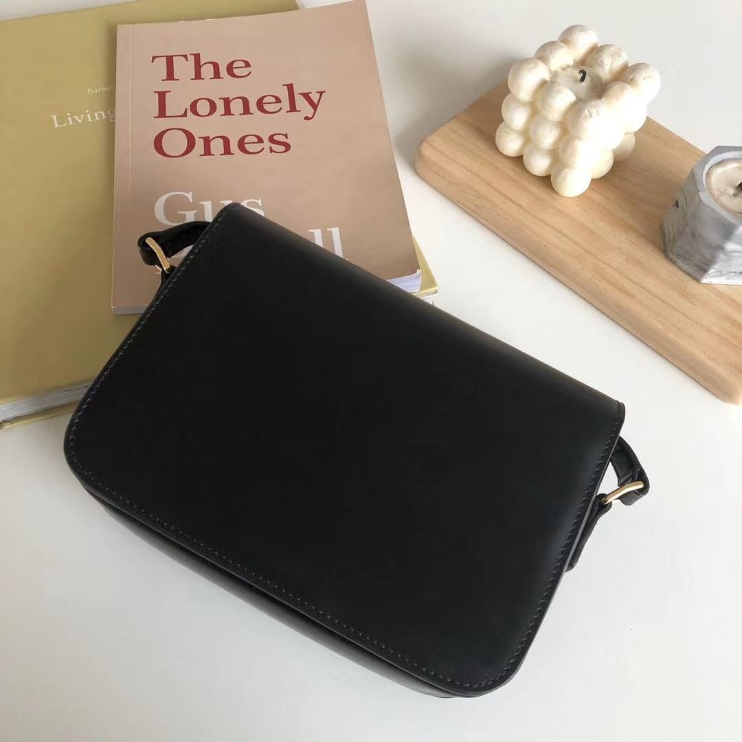 Celine Triomphe 18 cm