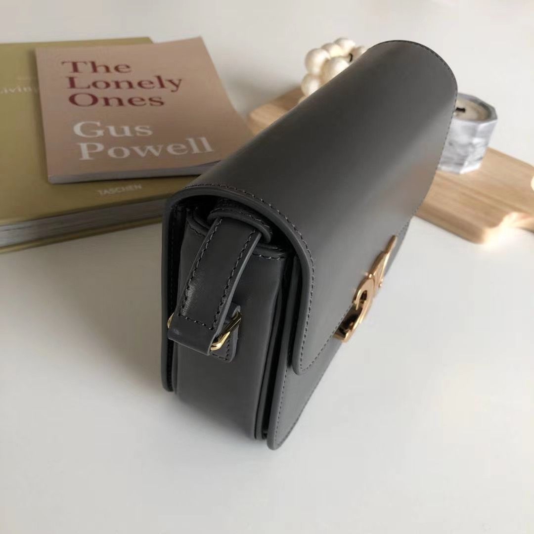 Celine Triomphe 18 cm