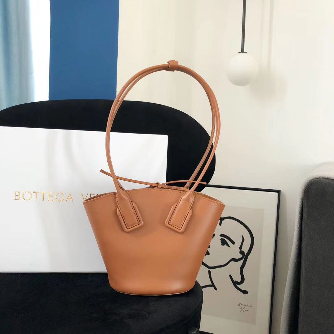 Bottega Veneta 19 cm