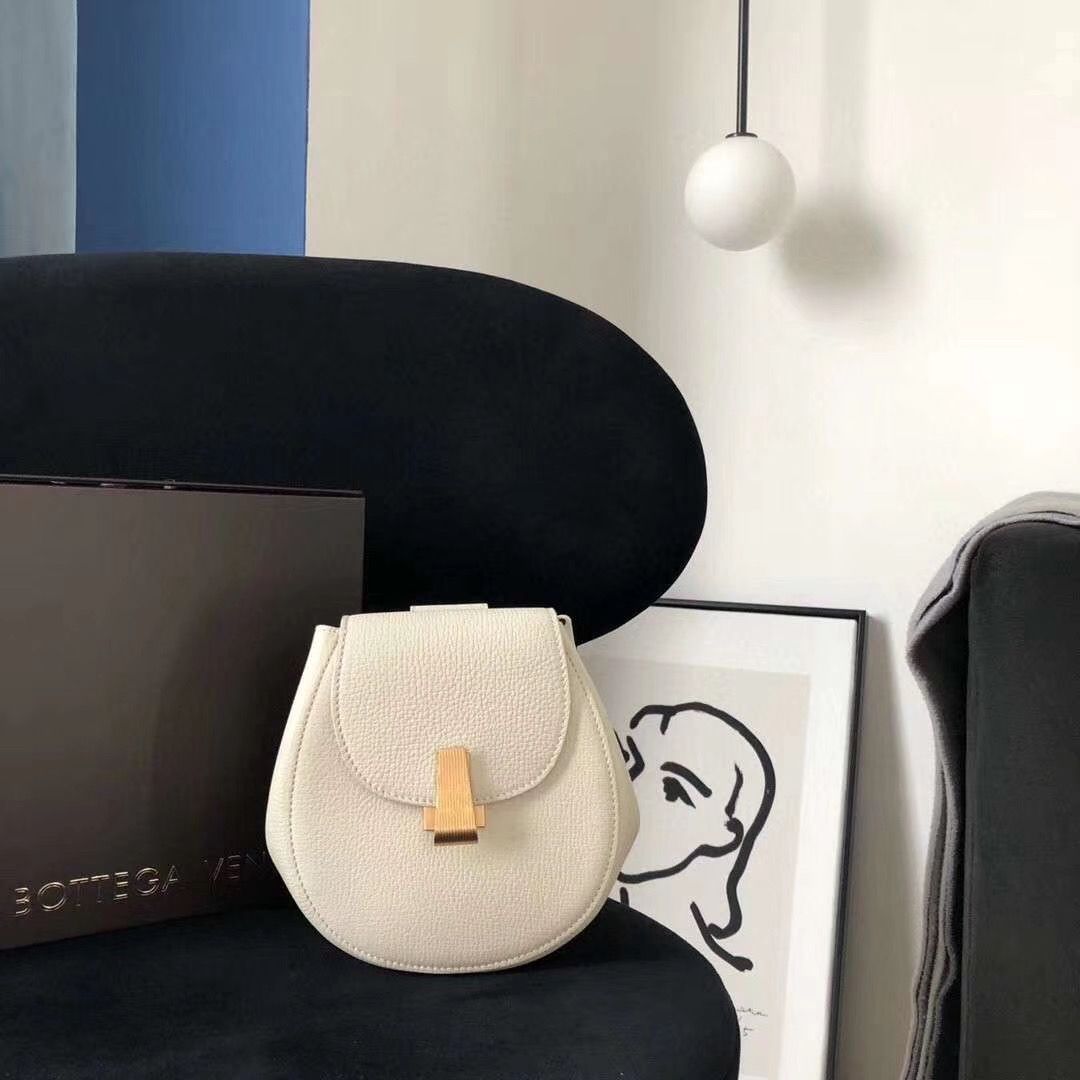 Bottega Veneta Bum 17 cm