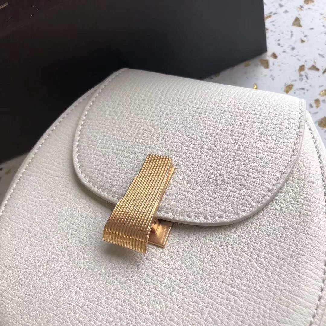 Bottega Veneta Bum 17 cm
