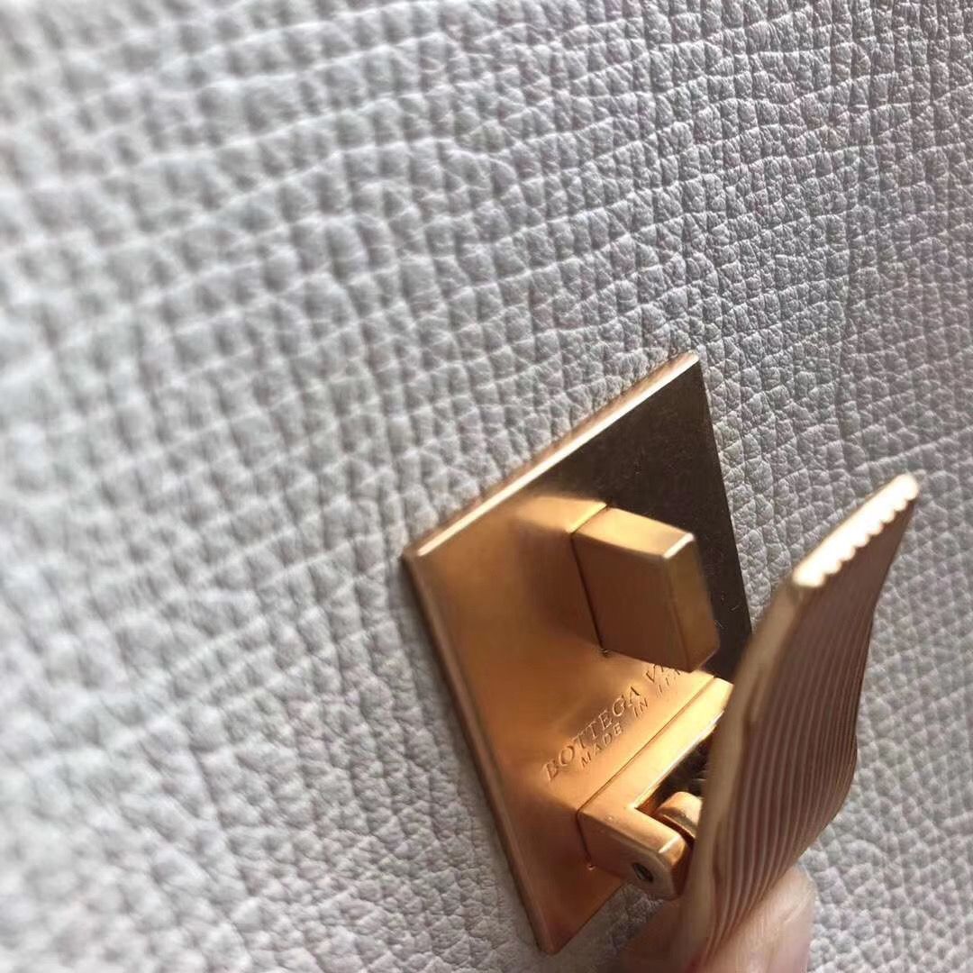 Bottega Veneta Bum 17 cm