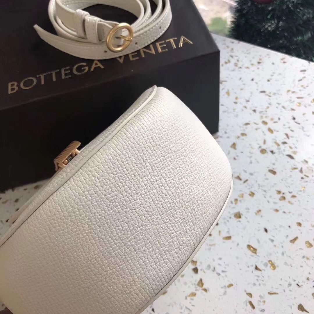 Bottega Veneta Bum 17 cm