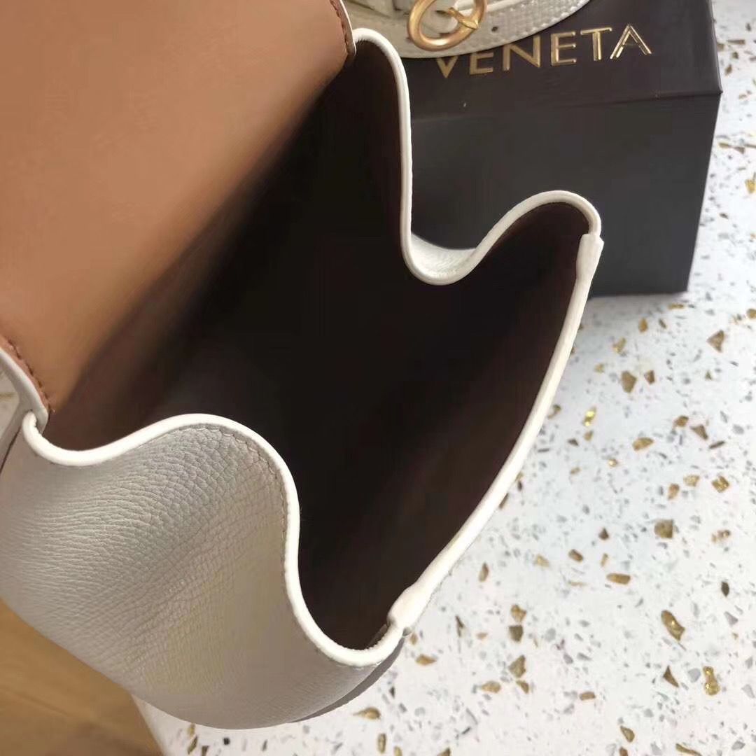 Bottega Veneta Bum 17 cm