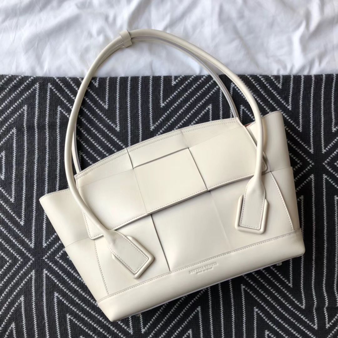 Bottega Veneta Arco 48 cm