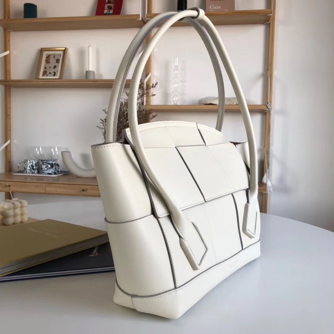 Bottega Veneta Arco 48 cm