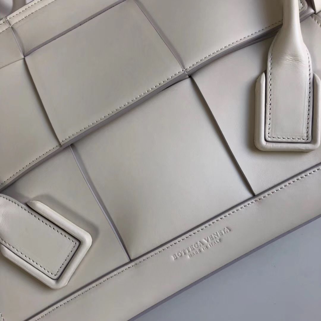 Bottega Veneta Arco 48 cm