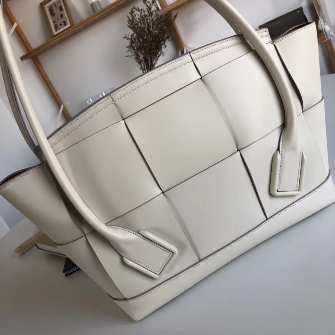 Bottega Veneta Arco 48 cm