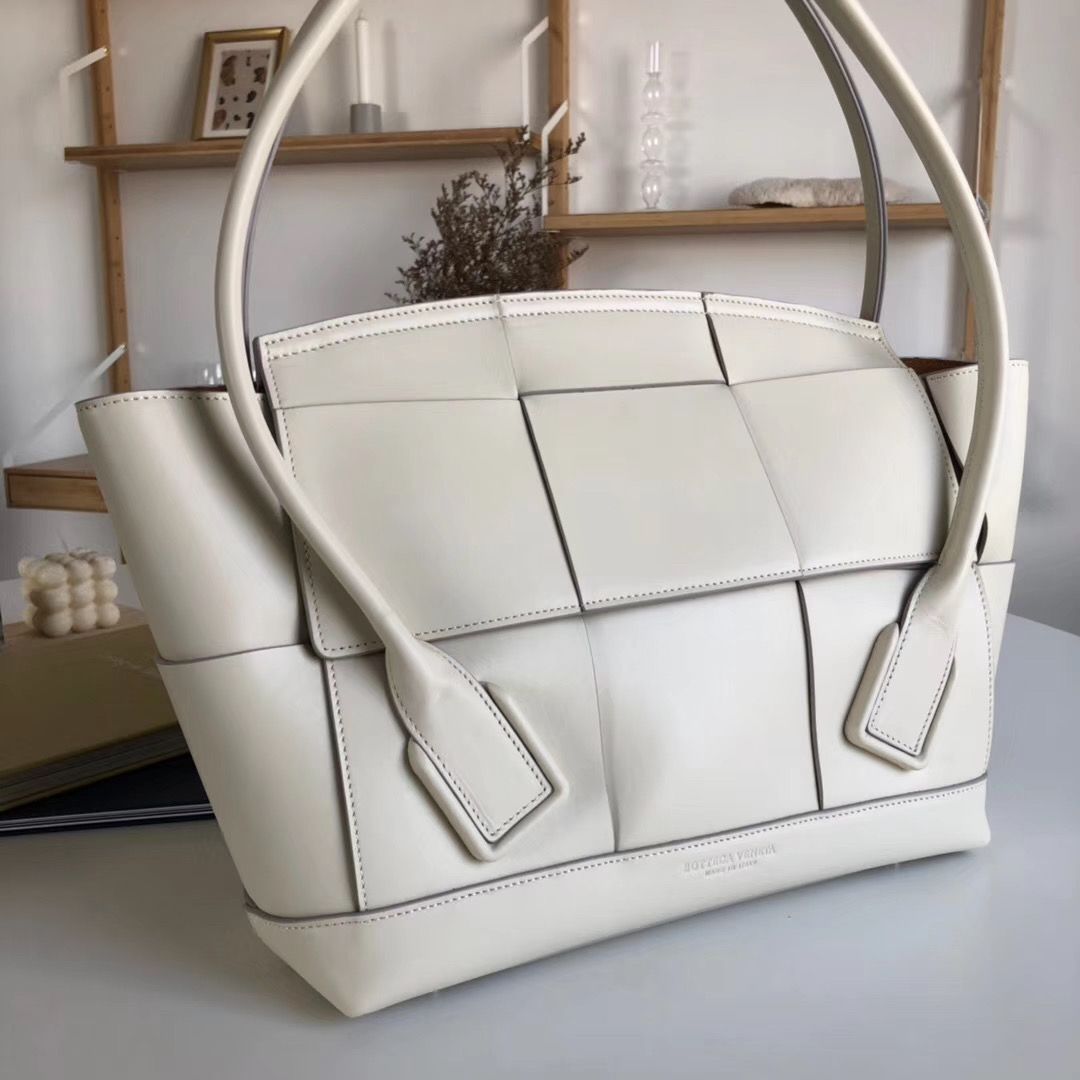 Bottega Veneta Arco 48 cm