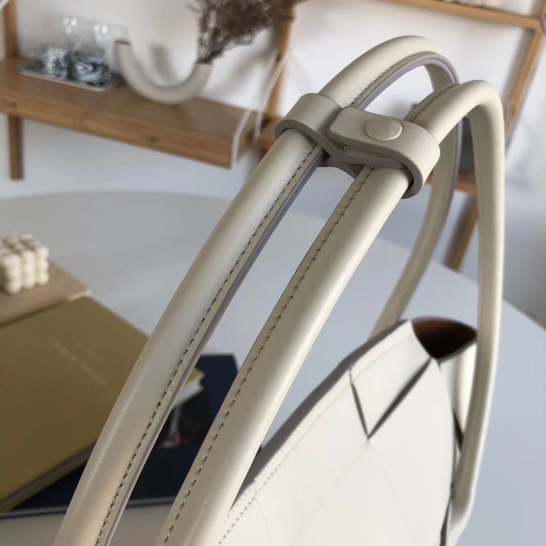 Bottega Veneta Arco 48 cm