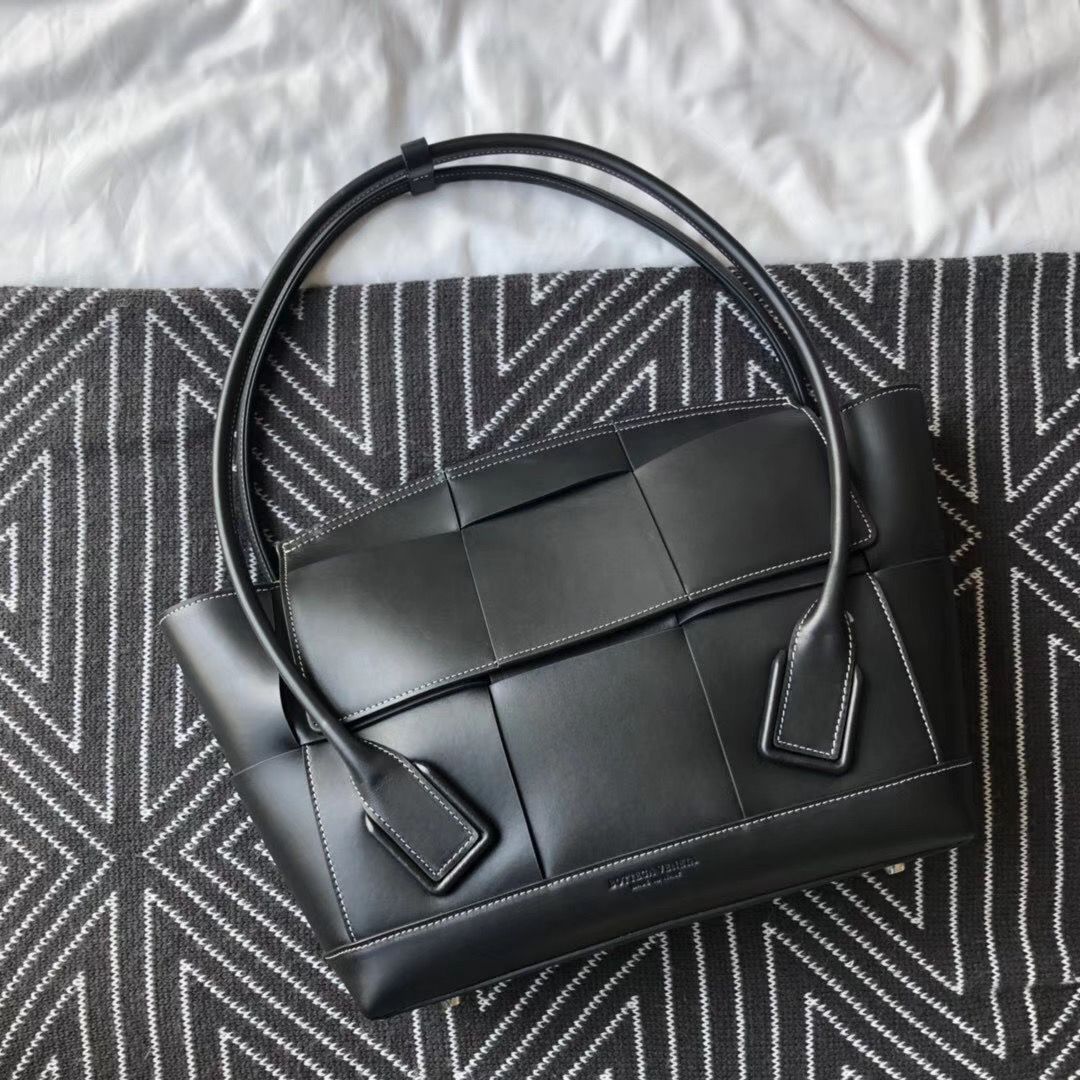 Bottega Veneta Arco 48 cm