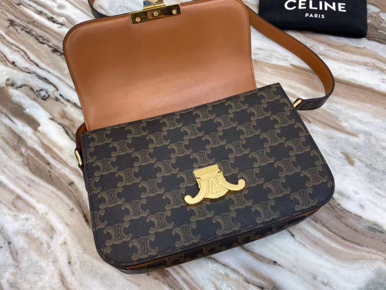 Celine Triomphe 22 cm
