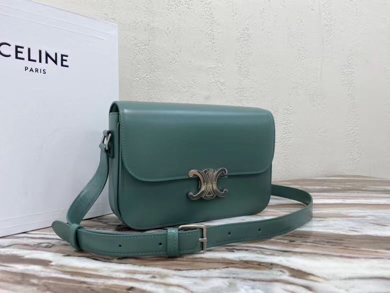 Celine Triomphe 22 cm