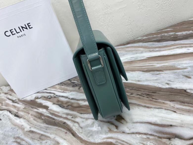 Celine Triomphe 22 cm